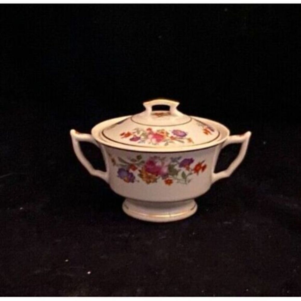 Syracuse Old‎ Ivory Sharon Sugar Bowl w/ Lid USA made